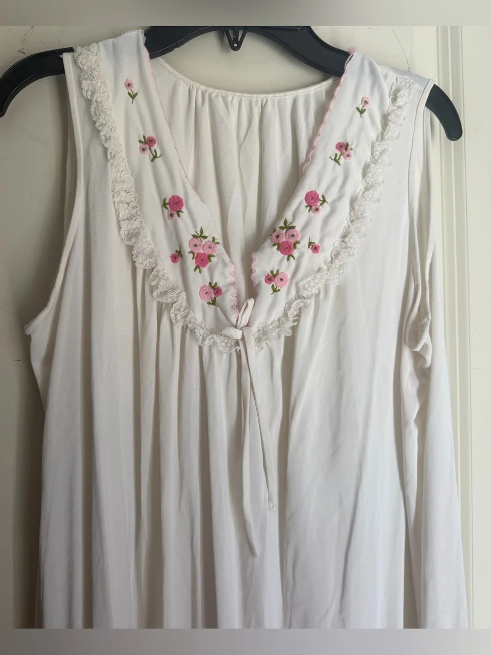 Vintage nightgown Lightweight floral embroidered lace Sz L coquette femenine